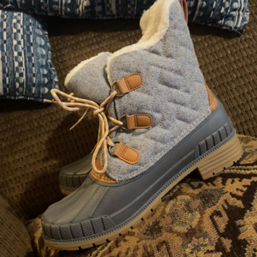 Time and tru boots size 10